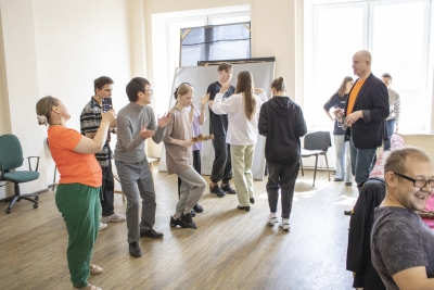 Со 2 мая труппа театра приступила к постановке спектакля &laquo;Я хочу в школу&raquo;